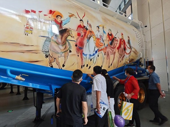 第十七屆中國（梁山）專用汽車展，輪胎接地氣、涂料更精彩