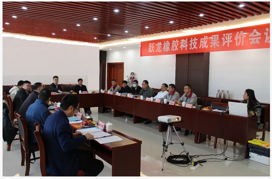 高性能輪胎項目的產(chǎn)品,具有安全、省油、耐磨、低生熱、高里程等特點,經(jīng)濟(jì)價值和社會效益大。 高性能輪胎項目的產(chǎn)品,具有安全、省油、耐磨、低生熱、高里程等特點,經(jīng)濟(jì)價值和社會效益大。