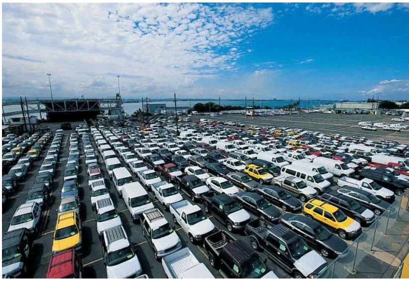 2021年我國二手車全年交易量達(dá)1758.51萬輛，同比增長22.6%