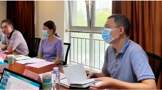 石化化工處在不到一個月的時間內(nèi)連續(xù)收到中橡協(xié)兩份報告，一直從職能角度進行研究，并與相關司局進行溝通，開展了有關工作。