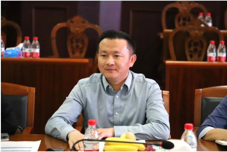 　龔會(huì)長還提到，廣州市產(chǎn)業(yè)招商投資促進(jìn)會(huì)旨在優(yōu)化營商環(huán)境，積極推動(dòng)黨、政府、工信領(lǐng)域重要行業(yè)組織及龍頭企業(yè)之間的互助合作，今后市產(chǎn)促會(huì)將與集泰股份進(jìn)一步加強(qiáng)聯(lián)動(dòng)，建立會(huì)企交流合作常態(tài)化機(jī)制。