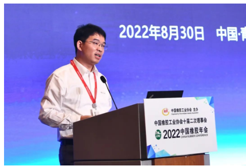 　軟控副總裁劉峰主持了發布會。