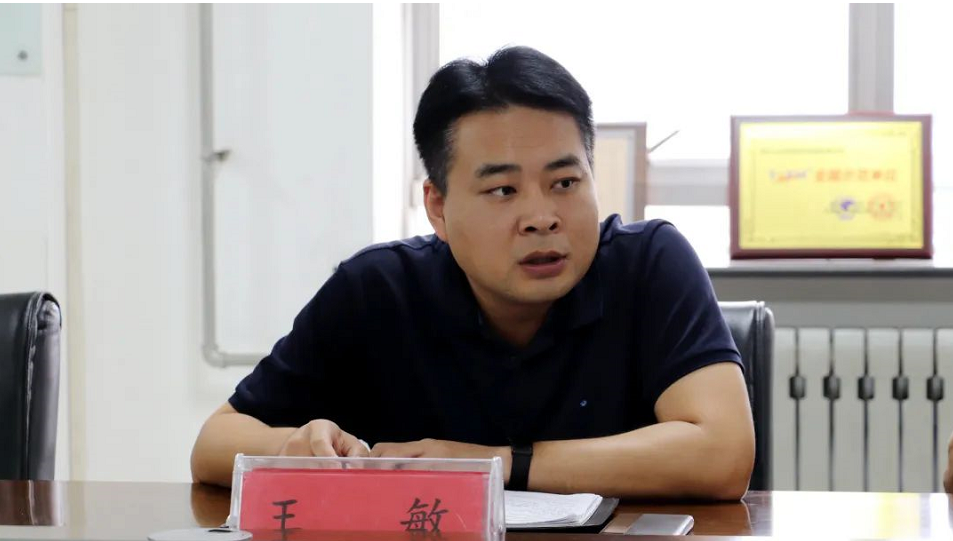 王敏董事長(zhǎng)在講話中指出,當(dāng)前,新冠肺炎疫情持續(xù)蔓延、全球經(jīng)濟(jì)和金融市場(chǎng)持續(xù)動(dòng)蕩,公司堅(jiān)持穩(wěn)中求進(jìn)總基調(diào),準(zhǔn)確識(shí)變、科學(xué)應(yīng)變、主動(dòng)求變,積極研判戰(zhàn)略環(huán)境和行業(yè)形勢(shì),聚焦產(chǎn)供銷后勤各戰(zhàn)略板塊,推動(dòng)戰(zhàn)略實(shí)施,夯實(shí)企業(yè)高質(zhì)量發(fā)展基礎(chǔ),在動(dòng)蕩的市場(chǎng)環(huán)境中實(shí)現(xiàn)了穩(wěn)健發(fā)展。 王敏董事長(zhǎng)在講話中指出,當(dāng)前,新冠肺炎疫情持續(xù)蔓延、全球經(jīng)濟(jì)和金融市場(chǎng)持續(xù)動(dòng)蕩,公司堅(jiān)持穩(wěn)中求進(jìn)總基調(diào),準(zhǔn)確識(shí)變、科學(xué)應(yīng)變、主動(dòng)求變,積極研判戰(zhàn)略環(huán)境和行業(yè)形勢(shì),聚焦產(chǎn)供銷后勤各戰(zhàn)略板塊,推動(dòng)戰(zhàn)略實(shí)施,夯實(shí)企業(yè)高質(zhì)量發(fā)展基礎(chǔ),在動(dòng)蕩的市場(chǎng)環(huán)境中實(shí)現(xiàn)了穩(wěn)健發(fā)展。