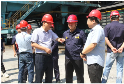黃建平強(qiáng)調(diào),黑貓集團(tuán)作為市屬大型國有支柱企業(yè),要發(fā)揚(yáng)國企擔(dān)當(dāng),把責(zé)任扛在肩上。要深入貫徹落實(shí)省委、市委在“雙節(jié)”期間關(guān)于“拼搏三季度、雙節(jié)兩不停、安全不放松”的重要工作部署和要求,充分發(fā)揮引領(lǐng)示范效應(yīng);要緊盯經(jīng)濟(jì)增長量持續(xù)發(fā)力用勁,強(qiáng)攻三季度,干出加速度,為黑貓集團(tuán)高質(zhì)量發(fā)展夯實(shí)基礎(chǔ)。 黃建平強(qiáng)調(diào),黑貓集團(tuán)作為市屬大型國有支柱企業(yè),要發(fā)揚(yáng)國企擔(dān)當(dāng),把責(zé)任扛在肩上。要深入貫徹落實(shí)省委、市委在“雙節(jié)”期間關(guān)于“拼搏三季度、雙節(jié)兩不停、安全不放松”的重要工作部署和要求,充分發(fā)揮引領(lǐng)示范效應(yīng);要緊盯經(jīng)濟(jì)增長量持續(xù)發(fā)力用勁,強(qiáng)攻三季度,干出加速度,為黑貓集團(tuán)高質(zhì)量發(fā)展夯實(shí)基礎(chǔ)。