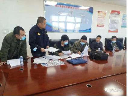唐山市古冶區質量技術監督局局長相晨輝一行到唐山黑貓對特種設備進行再督導、再檢查、再部署,唐山黑貓相關科室負責人陪同。 唐山市古冶區質量技術監督局局長相晨輝一行到唐山黑貓對特種設備進行再督導、再檢查、再部署,唐山黑貓相關科室負責人陪同。