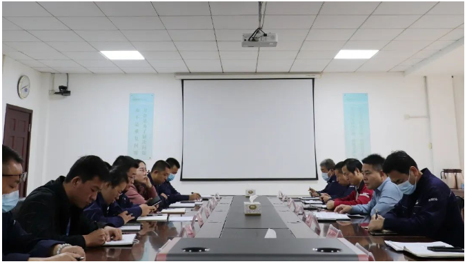 耐斯特炭黑公司將在加壓奮進(jìn)中破解發(fā)展面臨的各種難題，在擔(dān)當(dāng)實(shí)干中化解來自各方面的風(fēng)險(xiǎn)挑戰(zhàn)和巨大壓力，在高質(zhì)量發(fā)展的道路上再來一場(chǎng)比學(xué)趕超，勇?lián)姑Ⅴ謪枈^發(fā)、篤行不怠、團(tuán)結(jié)奮斗，全力譜寫公司跨越發(fā)展的新篇章，為集團(tuán)公司實(shí)現(xiàn)高質(zhì)量穩(wěn)健發(fā)展做出積極貢獻(xiàn)!