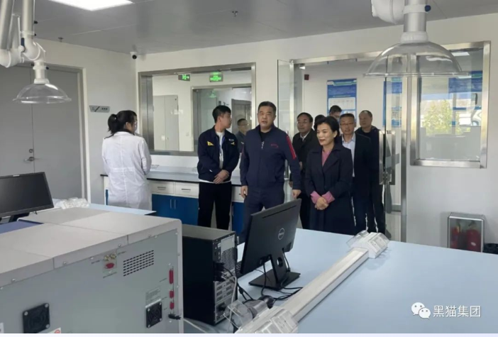 余立新充分肯定了青島黑貓公司的科研事業(yè)發(fā)展成果及業(yè)內(nèi)研發(fā)地位，希望能夠以顯著的人才優(yōu)勢、區(qū)位優(yōu)勢、政策優(yōu)勢、技術(shù)優(yōu)勢、環(huán)境優(yōu)勢取得優(yōu)秀的發(fā)展成績，向黑貓集團(tuán)反哺出更多的成果。