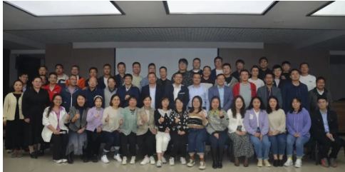 集團新聞丨企業(yè)發(fā)展戰(zhàn)略暨未來三年規(guī)劃研討會隆重召開，抓住新機遇，迎接新未來！
