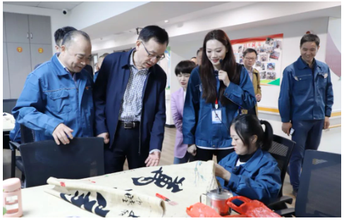 桐鄉(xiāng)市人大常委會(huì)主任潘川弟一行蒞臨雙箭指導(dǎo)工作! 桐鄉(xiāng)市人大常委會(huì)主任潘川弟一行蒞臨雙箭指導(dǎo)工作!