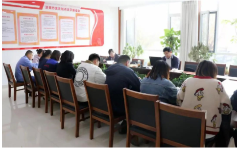 審核組長紀宗民對濱澳線纜在疫情反復及經濟下行情況下攻艱克難所取得的經營業績給予了充分的肯定,并對濱澳線纜生產運行管理、現場管理、安全環境管控等方面明顯的提升提出了表揚。 審核組長紀宗民對濱澳線纜在疫情反復及經濟下行情況下攻艱克難所取得的經營業績給予了充分的肯定,并對濱澳線纜生產運行管理、現場管理、安全環境管控等方面明顯的提升提出了表揚。