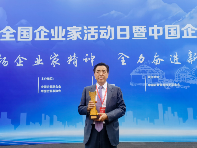 原隸屬化工部的青島科技大學(xué),是我國第一家設(shè)立橡膠學(xué)科專業(yè)的高校,也是亞洲唯一的一所橡膠專業(yè)門類最全的高等院校,被譽為中國橡膠工業(yè)的“黃埔”,培養(yǎng)了中國橡膠領(lǐng)域一半以上的技術(shù)和管理人才,袁仲雪就是其中之一 原隸屬化工部的青島科技大學(xué),是我國第一家設(shè)立橡膠學(xué)科專業(yè)的高校,也是亞洲唯一的一所橡膠專業(yè)門類最全的高等院校,被譽為中國橡膠工業(yè)的“黃埔”,培養(yǎng)了中國橡膠領(lǐng)域一半以上的技術(shù)和管理人才,袁仲雪就是其中之一