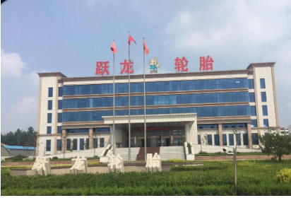 躍龍集團(tuán)董事長(zhǎng)劉新剛 躍龍集團(tuán)董事長(zhǎng)劉新剛