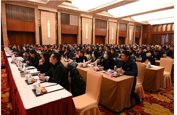 董事長出席，通用股份動員表彰大會圓滿召開！