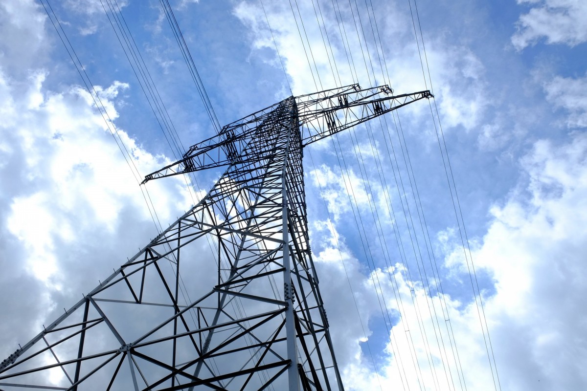 四川歐能電纜集團有限公司是一家致力于研發、生產和銷售電纜電線的專業公司。該公司位于成渝經濟區的蓬溪，最近全面復工復產，生產線運轉正常。