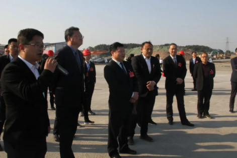 這個項(xiàng)目是在2022年4月由樂平發(fā)改委立項(xiàng)，總投資20.56億元(含超導(dǎo)電炭黑項(xiàng)目)。一期占地246.86畝，建筑面積4.6萬平方米。建設(shè)內(nèi)容包括30000噸/年危廢焚燒線、20000噸/年安全剛性填埋、10000噸/年物化處理和10000噸/年等離子生產(chǎn)以及爐渣、飛灰相關(guān)資源化綜合利用。建成后，該項(xiàng)目可安全處置《國家危險廢物名錄》中所列的46大類危險廢物。