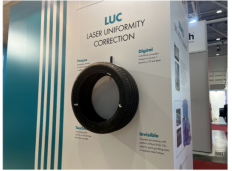 4Jet公司推出了激光均勻性校正產品LUC，使用無接觸的數字后處理來提高胎圈的均勻性。最新工藝取代了使用研磨工藝的機械返工。LUC處理輪胎時不會碰到輪胎，也不會在胎圈上留下任何可見的痕跡。該系統的處理部件基于該公司的輪胎標記和內輪胎清潔解決方案，可以方便地創建配方和參數化，并與皮帶接口和制造執行系統(MES)集成。
