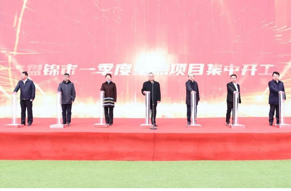 該項目依托遼濱經開區內豐富的裂解碳五資源和區位優勢，利用國橡中心先進的乙腈法碳五分離技術和液相混煉技術，生產綠色新材料，為綠色輪胎提供更低滾動阻力、更短制動距離、更好耐磨性的綠色橡膠新材料。