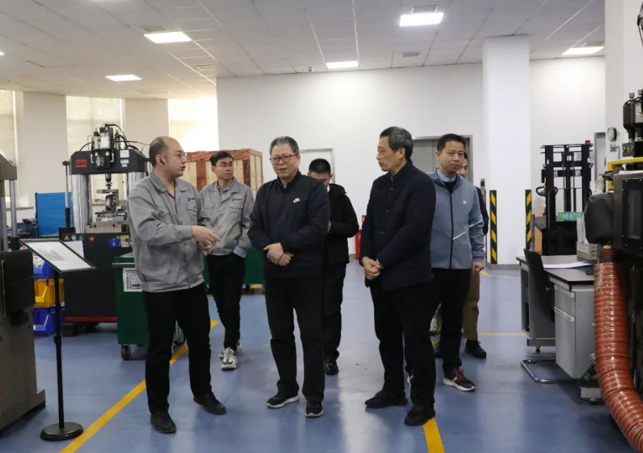寧波市科協原主席陳文輝、副主席施英等一行日前到訪建新趙氏科技有限公司進行指導。