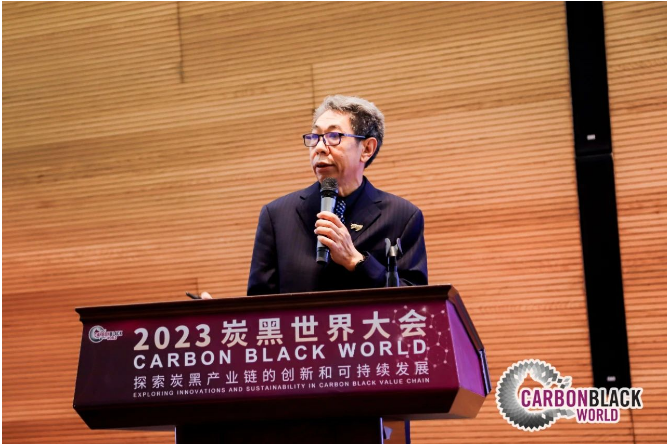 龍星化工股份有限公司副總經(jīng)理馬寶亮作了題為《炭黑全生命周期的碳排放分析》的報(bào)告,報(bào)告對炭黑全生命周期各個(gè)階段產(chǎn)生的二氧化碳排放情況進(jìn)行了分析,并提出了相關(guān)解決建議。 龍星化工股份有限公司副總經(jīng)理馬寶亮作了題為《炭黑全生命周期的碳排放分析》的報(bào)告,報(bào)告對炭黑全生命周期各個(gè)階段產(chǎn)生的二氧化碳排放情況進(jìn)行了分析,并提出了相關(guān)解決建議。