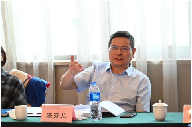 項(xiàng)目鑒定委員會(huì)主任為中國(guó)工程院院士、復(fù)旦大學(xué)教授陳芬兒，副主任為中國(guó)工程院院士、華南理工大學(xué)校長(zhǎng)張立群和中國(guó)橡膠工業(yè)協(xié)會(huì)橡膠助劑專業(yè)委員會(huì)名譽(yù)理事長(zhǎng)、研究員許春華。經(jīng)過(guò)質(zhì)疑、答辯和認(rèn)真討論，鑒定委員會(huì)認(rèn)為該技術(shù)成果居國(guó)際領(lǐng)先水平。