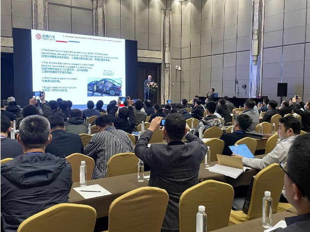 會后，諾博橡膠與主機廠專家展開了深入的研討與交流，重點討論了無框密封技術及零面差技術。目前，搭載諾博橡膠無框密封系統產品的閃電貓車型已實現量產，電動Mini、機甲龍等車型已進入SOP階段;搭載該公司Flush door密封系統結構的產品也已開發完成進入PT階段。