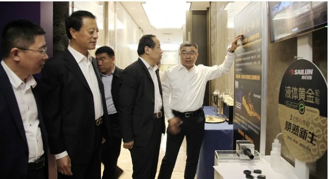 此次賽輪集團將最新研究成果與交通運輸行業同仁進行深入分享和交流，為全省道路交通運輸的進步提供了有力支持。液體黃金輪胎的問世將進一步推動行業的發展，并為山東省交通運輸領域帶來更加可持續、高效和環保的解決方案。