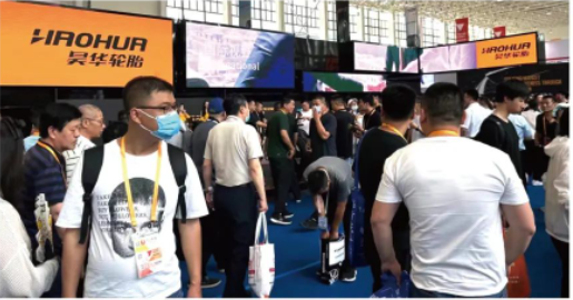 展會現(xiàn)場熱鬧非凡，觀眾對昊華輪胎的產(chǎn)品和服務給予了充分的肯定與支持。這次廣饒輪胎展為昊華輪胎展示了企業(yè)的風采，進一步增強了其品牌影響力。