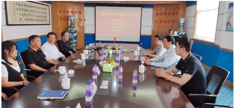 中國(guó)涂料工業(yè)協(xié)會(huì)會(huì)長(zhǎng)劉普軍探訪天津重點(diǎn)涂料企業(yè)