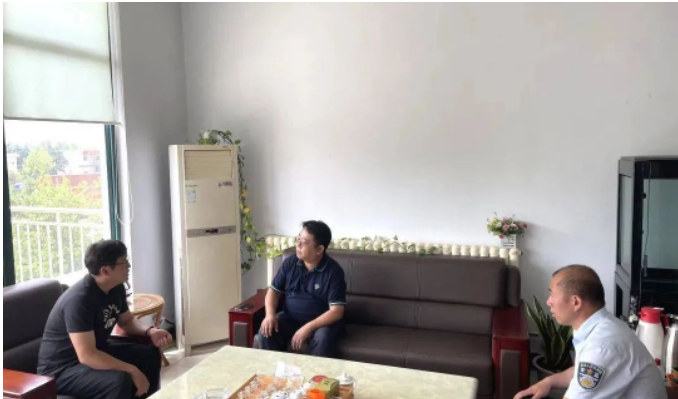 街道黨工委副書記、政協(xié)聯(lián)絡(luò)室主任薛茂春同志對各企業(yè)提出的意見和建議表示感謝，并強(qiáng)調(diào)了這次會議的重要性。他指出，這次座談會的目的是為了了解企業(yè)的實(shí)際困難和需求，從而為企業(yè)提供更好的服務(wù)。橡膠輪胎企業(yè)作為勞動密集型企業(yè)，在提高居民收入、解決勞動力就業(yè)以及拉動第三產(chǎn)業(yè)消費(fèi)方面發(fā)揮著重要的作用。