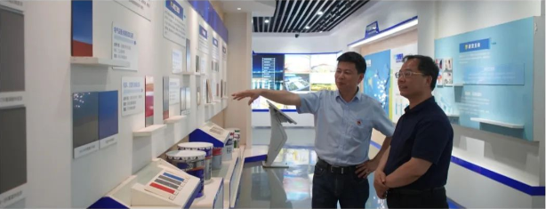 隨后，金海權工會主席向上級工會詳細匯報了浙江大橋油漆有限公司工會在能級工資建設、工資集體協商、員工權益保障、職工服務、提升職工會員崗位技能、豐富文體活動等方面所采取的措施和取得的成效。