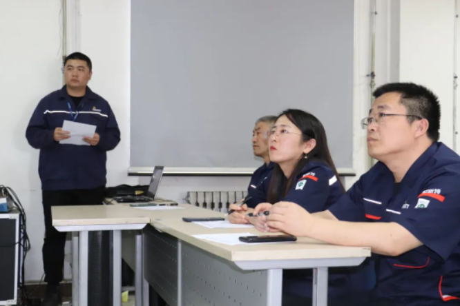 據了解，每一位選手的演講都像一堂生動的安全教育課，展示了廣大員工積極參與安全生產的熱情，為公司營造了“人人講安全，個個會應急”的濃厚氛圍。評委們認真聆聽了每位選手的演講，對演講內容、語言表達和形象風度等多個方面進行了綜合評判和打分。
