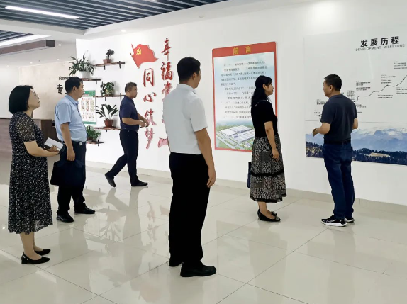 濰坊市委辦公室檔案科科長、四級調(diào)研員王春燕一行蒞臨山東美晨工業(yè)集團(tuán)有限公司，對該公司的檔案工作進(jìn)行了全面檢查與調(diào)研。此次調(diào)研得到了諸城市檔案館館長邵忠政和山東美晨工業(yè)集團(tuán)有限公司總經(jīng)理李瑞龍的陪同。