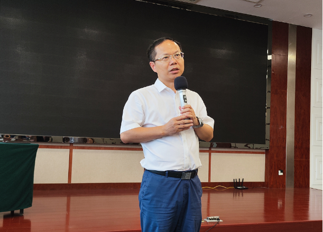 通過此次培訓，橡膠制品行業的從業者們將更加深入地了解“雙碳”政策的要求和重要性，為推動行業綠色低碳發展作出積極貢獻。