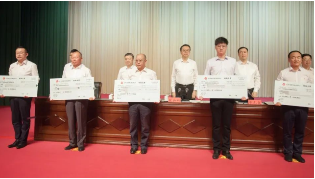 軟控股份憑卓越裝備摘得省級榮譽，引領行業(yè)先鋒