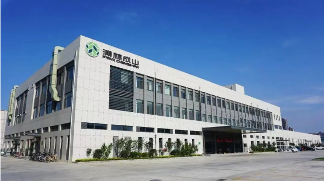 浦林成山公司發(fā)布了其半年報(bào)，披露了一系列令人振奮的成績(jī)和未來(lái)計(jì)劃。該公司計(jì)劃在2023年下半年啟動(dòng)泰國(guó)輪胎生產(chǎn)基地三期項(xiàng)目，該項(xiàng)目旨在年產(chǎn)200萬(wàn)條半鋼子午線輪胎。