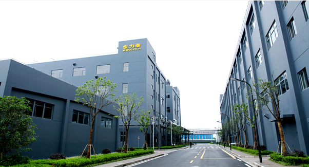 金力泰是一家集科研、生產、銷售和服務于一體的高性能工業(yè)涂料民族品牌領軍企業(yè)。公司在高性能環(huán)保汽車原廠涂料領域已深耕二十余年，其產品廣泛應用于乘用車、商用車、摩托車/電動車、農用機械、工程機械、輕工零部件以及建筑幕墻的防護與裝飾。憑借深厚的技術積累和自主研發(fā)能力，金力泰成為少數幾家能夠向客戶提供涂裝全套解決方案的涂料企業(yè)。