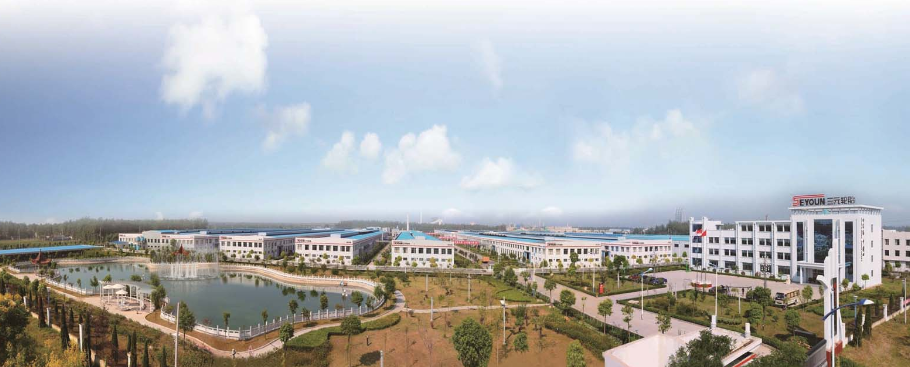 2023江蘇綠色低碳建筑國(guó)際博覽會(huì)于10月10日在南京盛大舉行，吸引了眾多業(yè)界精英和政府代表。大會(huì)公布了江蘇省優(yōu)質(zhì)工程獎(jiǎng)“揚(yáng)子杯”精品工程案例集，其中包括江蘇三元輪胎有限公司“年產(chǎn)240萬條高性能全鋼子午線輪胎項(xiàng)目”。